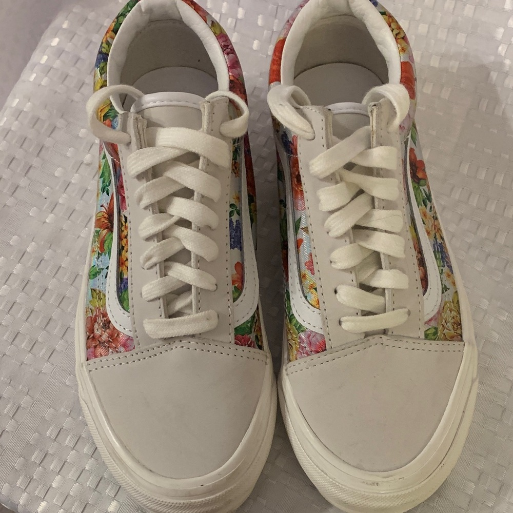 Vans Old Skool 36 DX Anaheim Factory women’s metallic floral sneakers, size 6.
